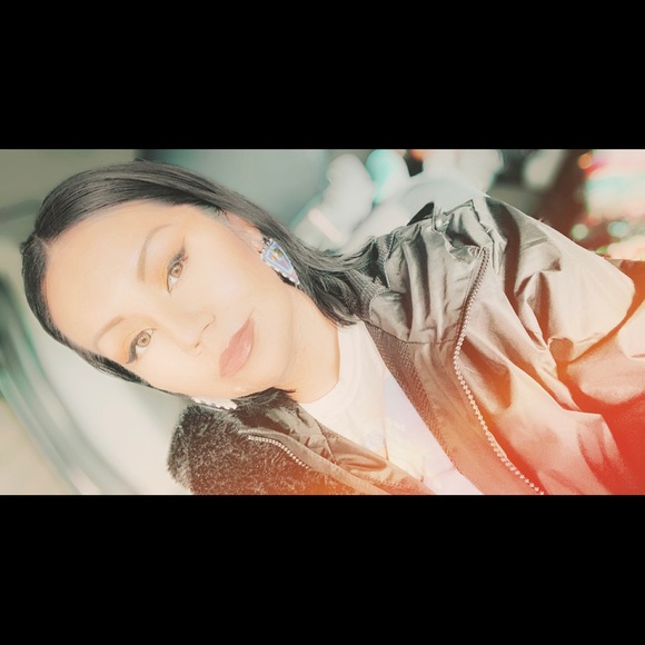 Meet your Posher, Stephanie - Picture 5 of 8